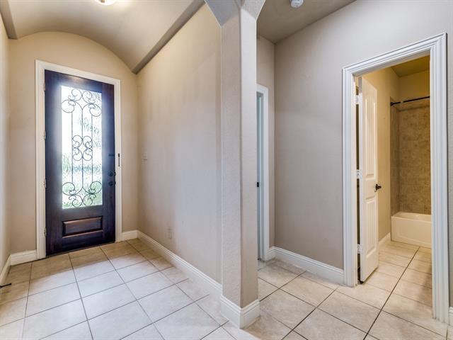 Photo - 820 Callcott St