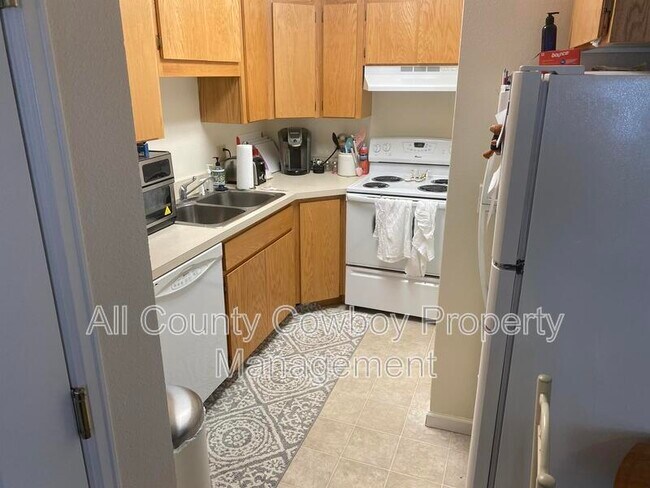 Photo - 1657 N 5th St Unidad Apt. 101