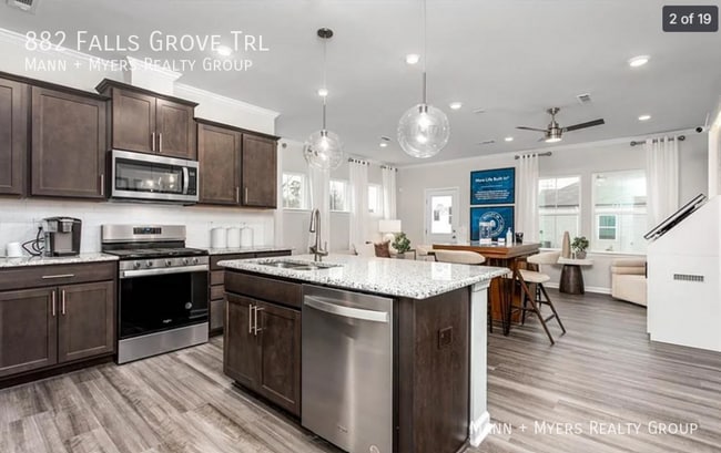 Photo - 882 Falls Grove Trl