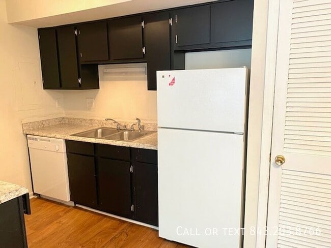 Photo - 2494 Etiwan Ave