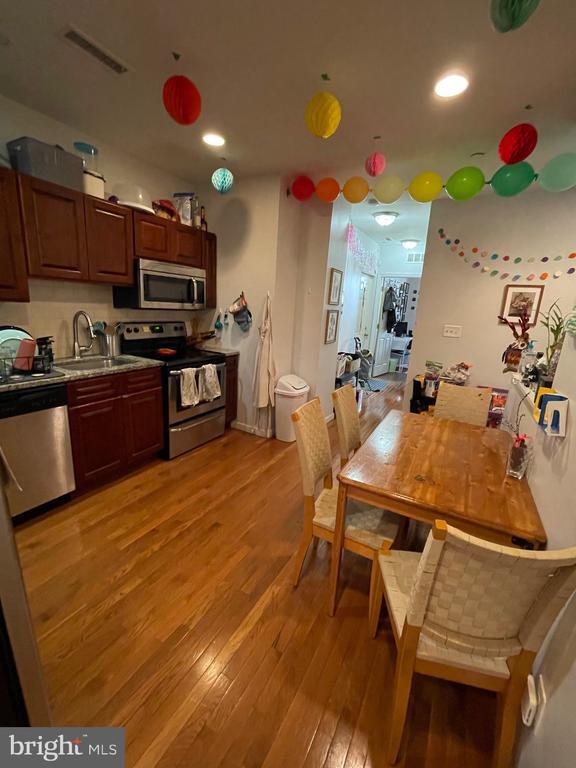 Building Photo - 2024 N Carlisle St Unit 1