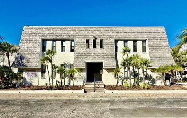 Building Photo - 704 Lyndhurst St Unit 624