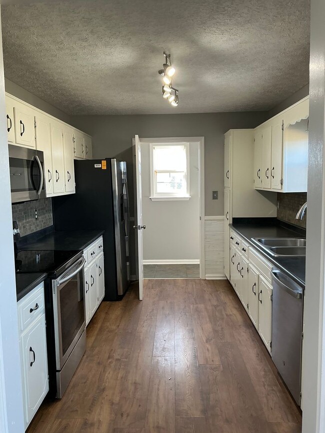 Photo - 714 Shetland Dr