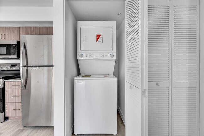 Photo - 175 NW 160th St Unidad 309