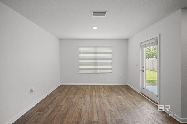 Photo - 15133 Forsythia Lp