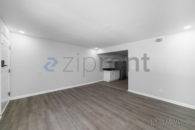 Photo - 575 Springwood Dr