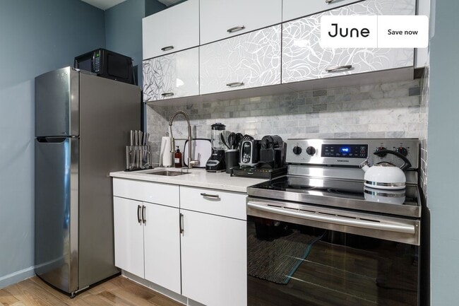 Photo - 519 E 5th St Unit 1