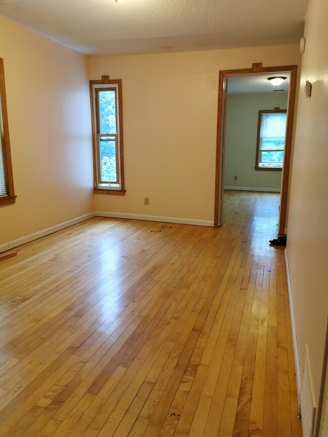 Living Room - 2819 11th Ave S Apartments Unit 2