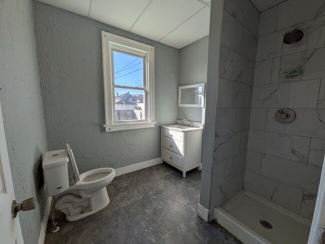 Photo - 1005 Oakwood Ave