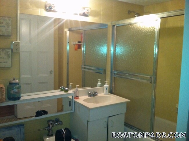 Photo - 62 Boylston St Unidad 910