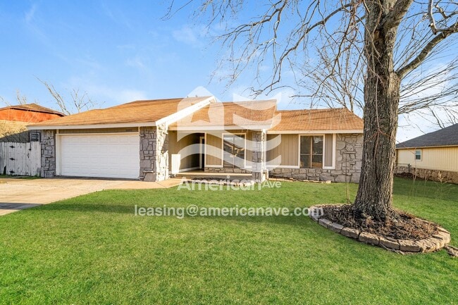 Photo - 8009 E Lansing St