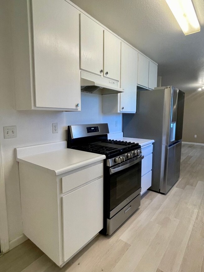 Photo - 4 BED/2.5 BATH HOUSE LOCATED IN THE LAKE K...