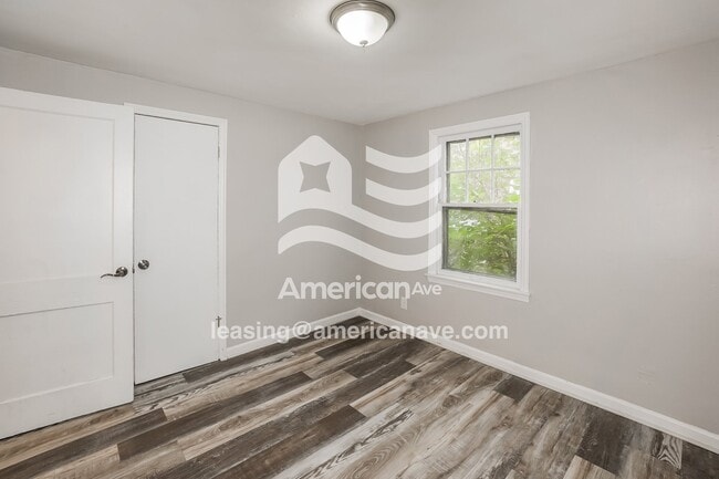 Photo - 5085 Adella St