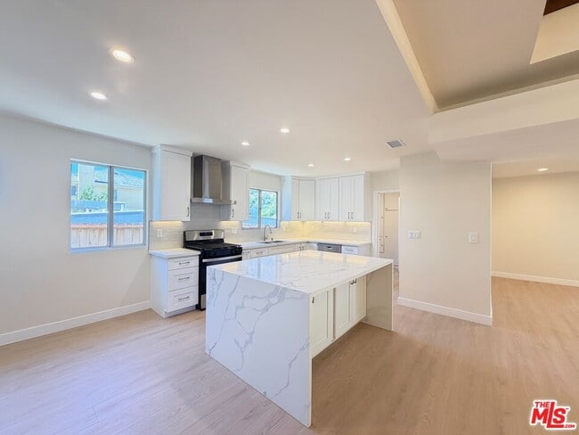 Photo - 2000 San Ysidro Dr