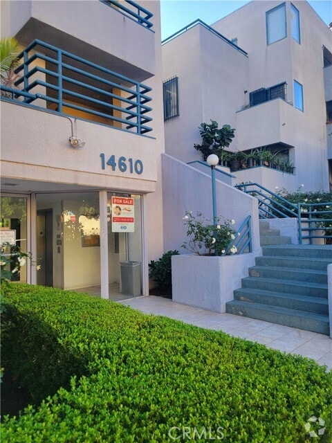 Building Photo - 14610 Erwin St Unit 304 Rental
