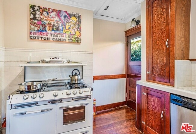 Photo - 4253 Fountain Ave