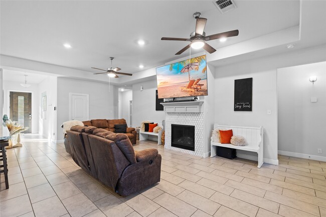 Photo - 12140 Goliad Ln