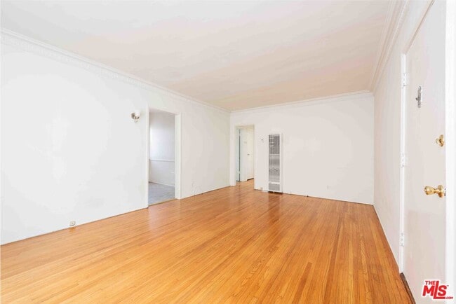 Photo - 413 1/2 N Gardner St