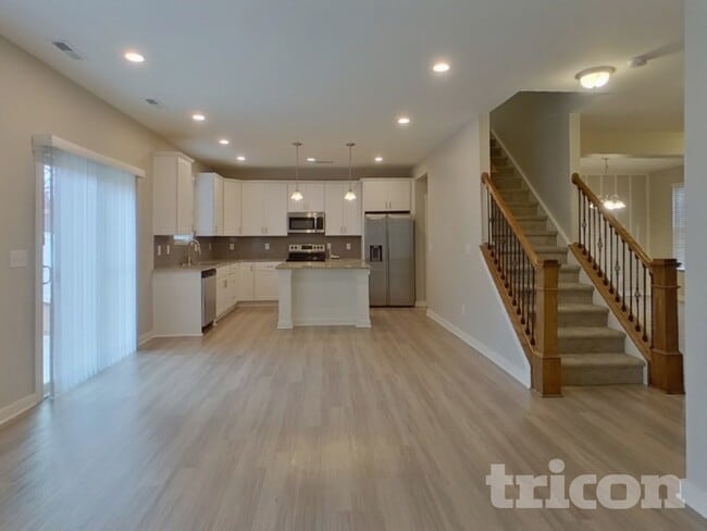 Photo - 710 Anglin Forest Way