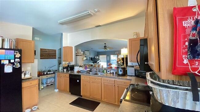 Photo - 1034 Glencove Ave NW