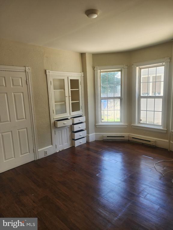 Photo - 203 W McNeal St