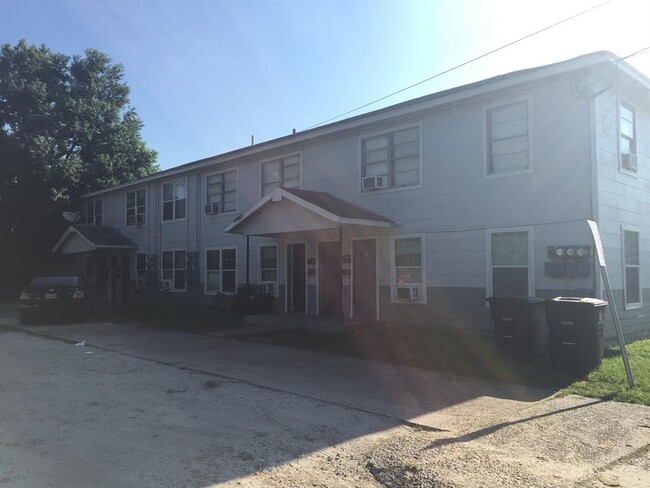 Photo - 3717 Tuam St Apartment Unit 3
