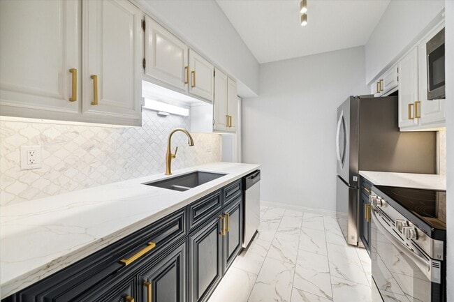 Photo - 2475 Underwood St Unidad 285