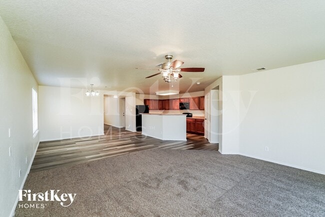 Photo - 4911 Viking Coral