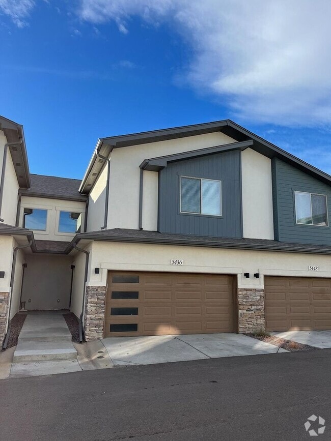 Building Photo - Beautiful 3 Bedroom Home for Rent on Carve...