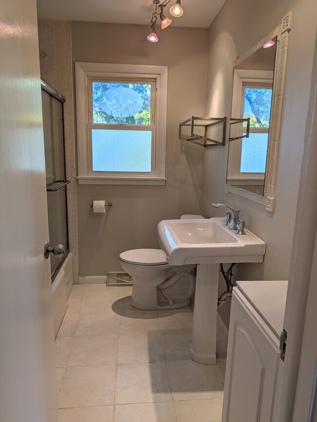 Photo - 324 Sunrise Ave