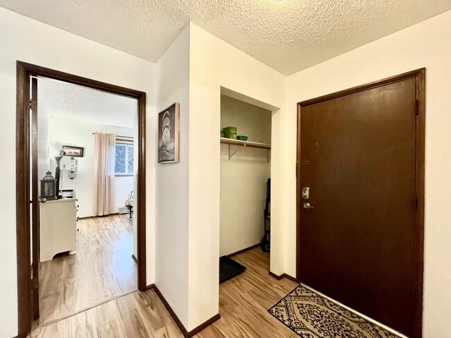 1220 Glacier Ave
