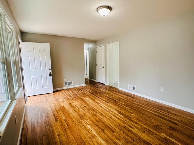 Photo - 6071 Pinecreek Rd