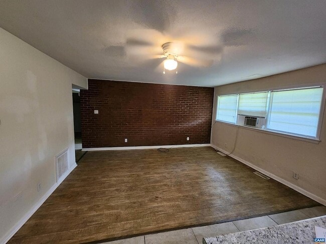 Photo - 130 Apple Tree Rd