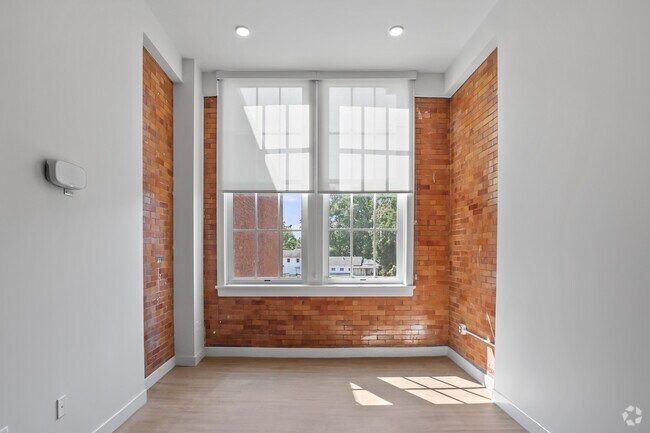 1BR, 1BA - 565SF - Living Room