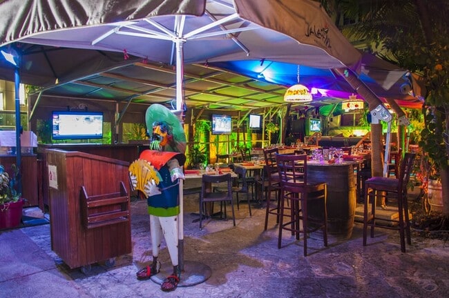 RESTAURANT IN FRONT - 530 Ocean Dr Unit 210