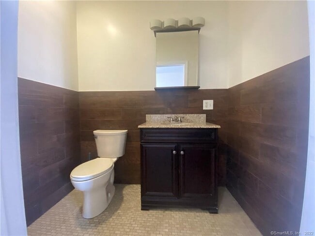 Photo - 285 Waterview Ave