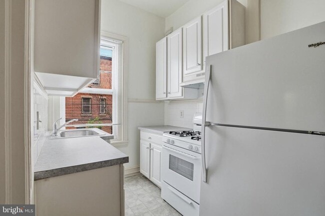 Photo - 2441 Brown St