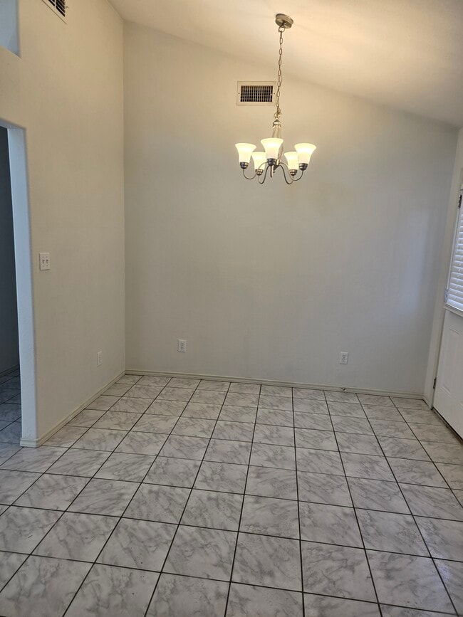 Photo - 630 S Dfw Dr Unit 2