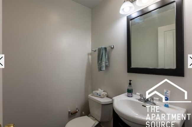 Photo - 1059 W Fry St Unit 1