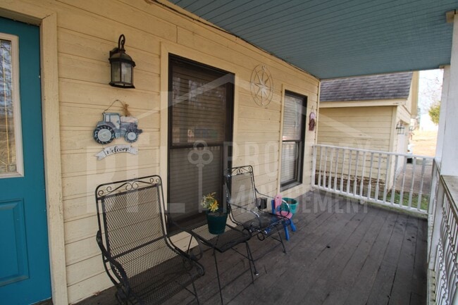 Building Photo - 4-bedroom, 3.5-bath home in Kirbyville, MO.