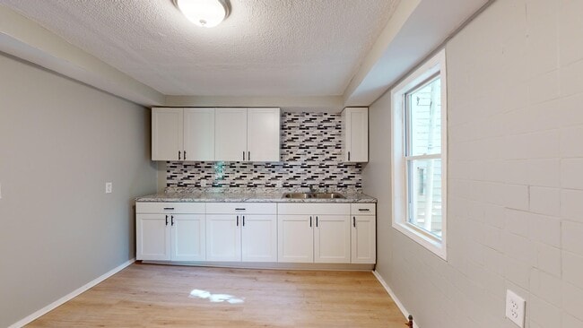 Building Photo - 3063 W 47th St