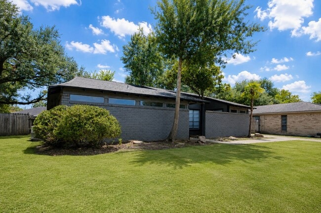 Photo - 15811 Pathfield Dr