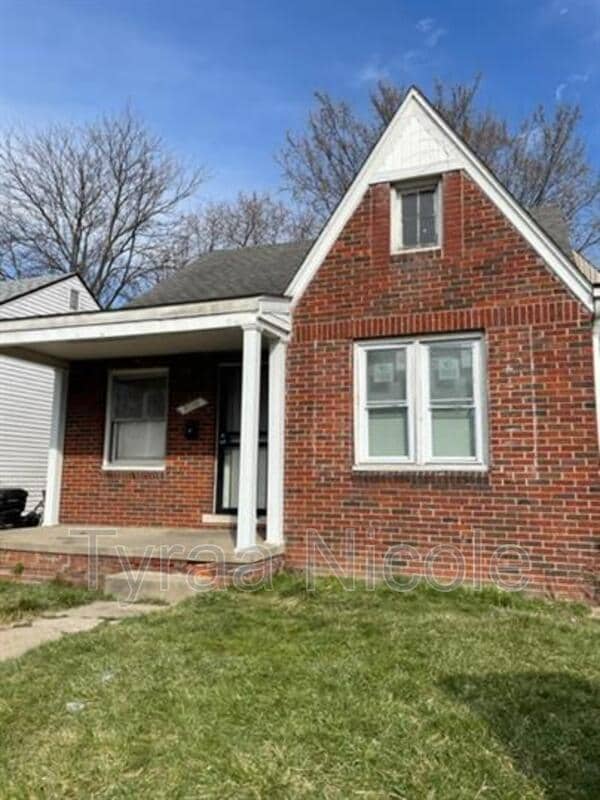 Photo - 9936 Montrose St