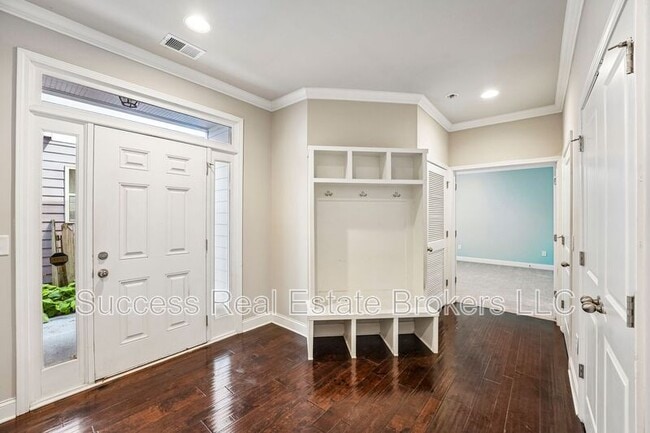 Photo - 1231 Ridenour Ln