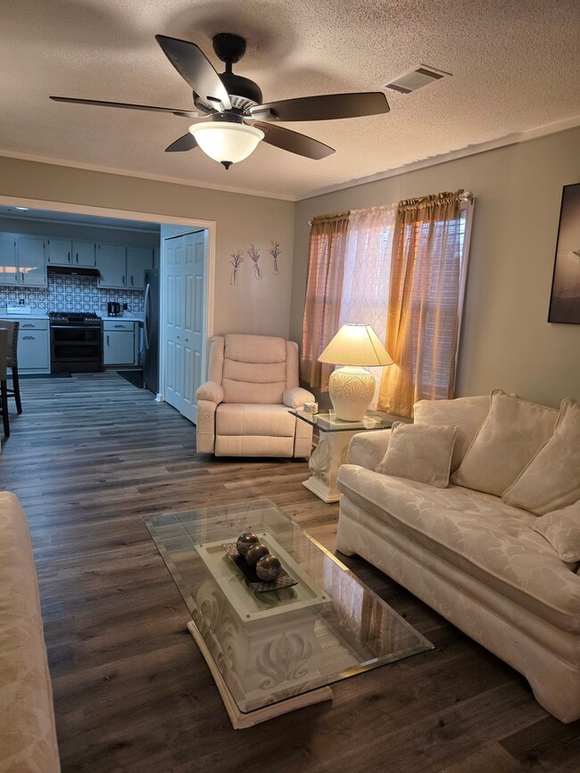 Building Photo - 1555 Lyons Center Rd