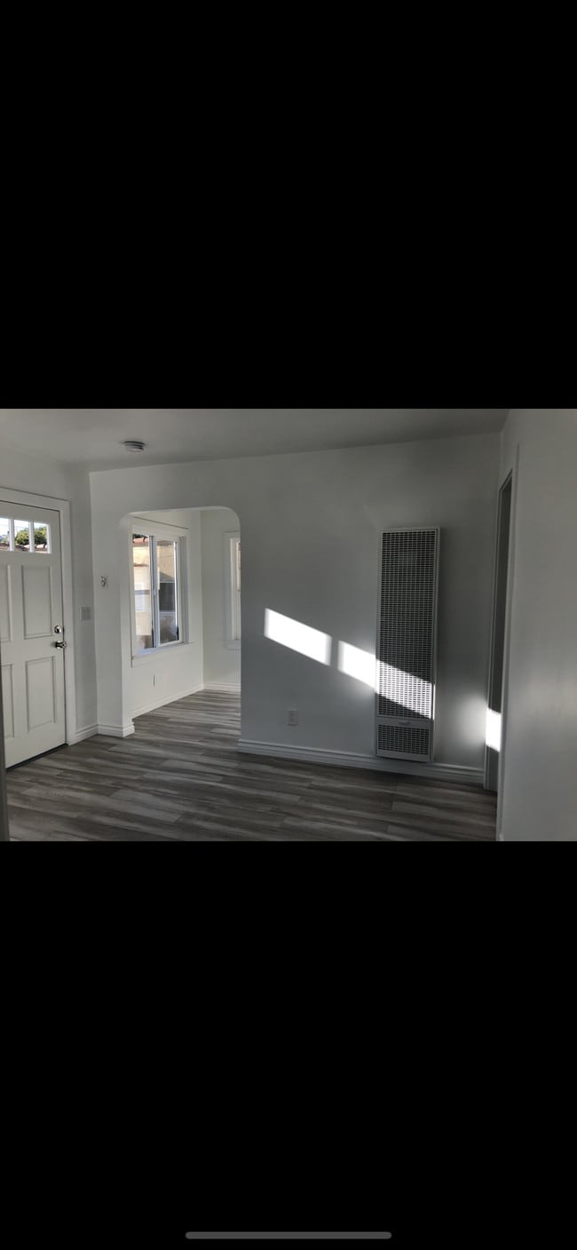 Photo - 3619 Edenhurst Ave