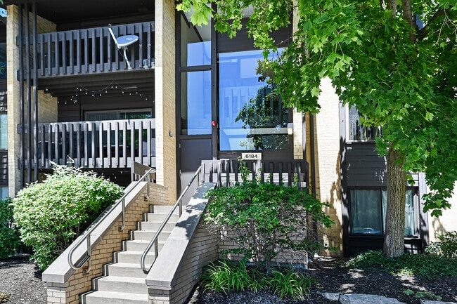 Building Photo - 6184 Pinewood Ct