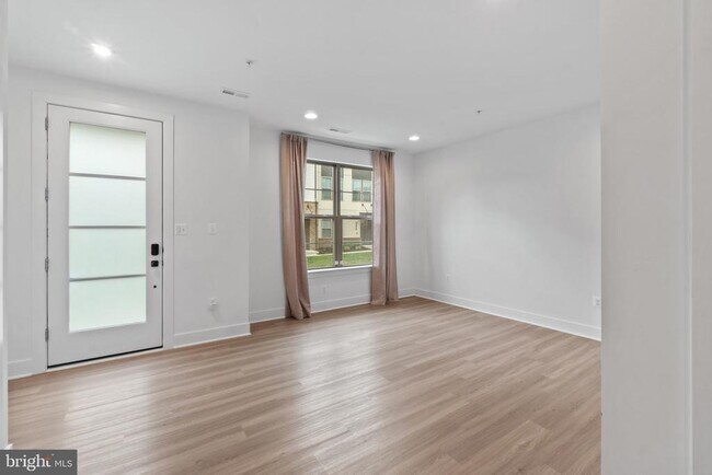 Photo - 3307 Streamlet Ln