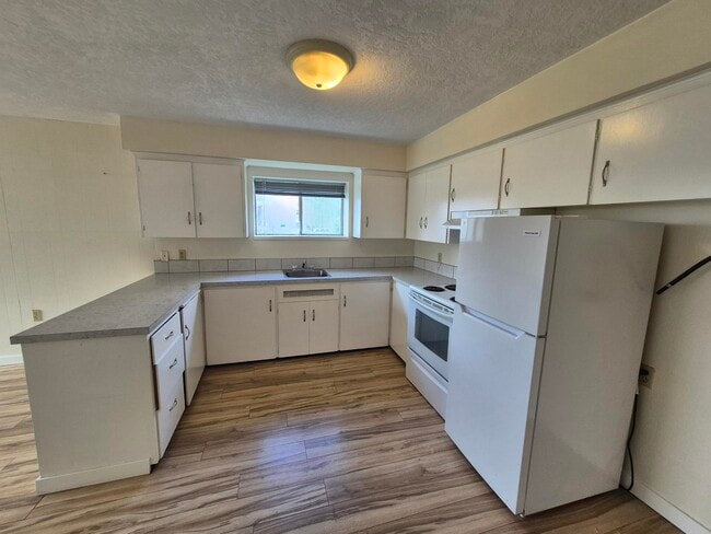 Building Photo - 2068 Townsend Rd Unit 5