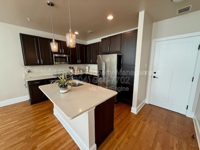 2525 College St Unit 2201
